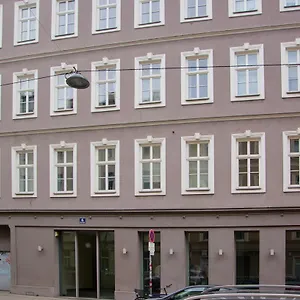 https://pink-lotus-apartment.vienna-besthotels.com